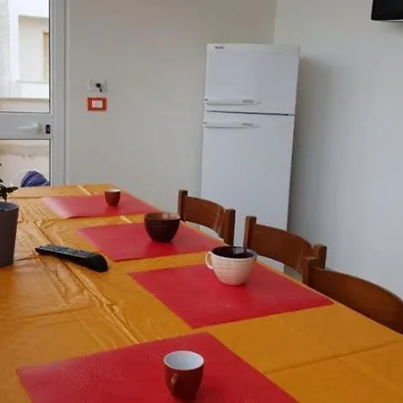 Trilocale Al Primo Piano 4 E 6 Posti Vicino Mare Feriehus *